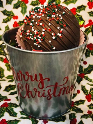 Christmas hot cocoa bomb picture