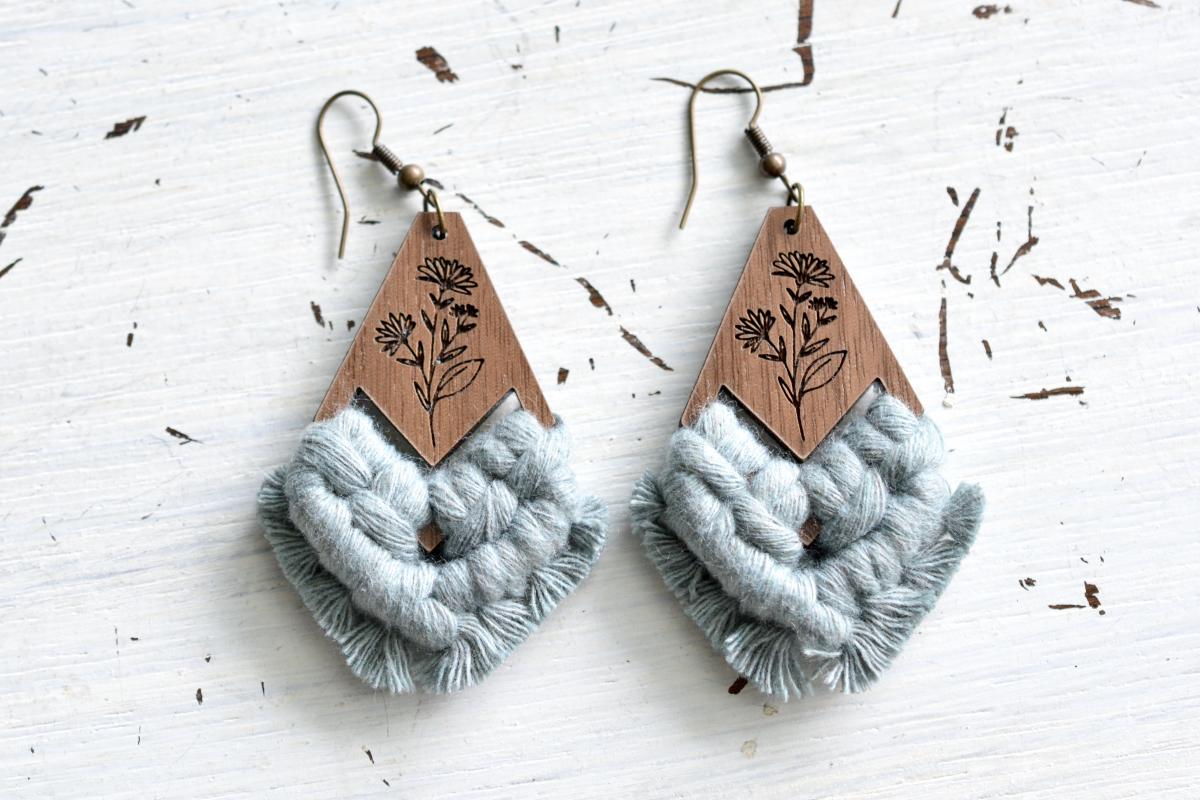 Laural Macrame Earrings picture