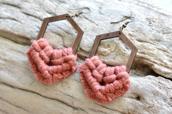 Cinnamon Macrame Earrings picture