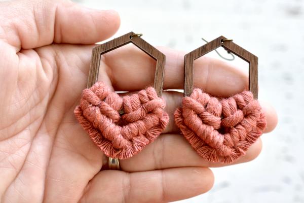 Cinnamon Macrame Earrings picture