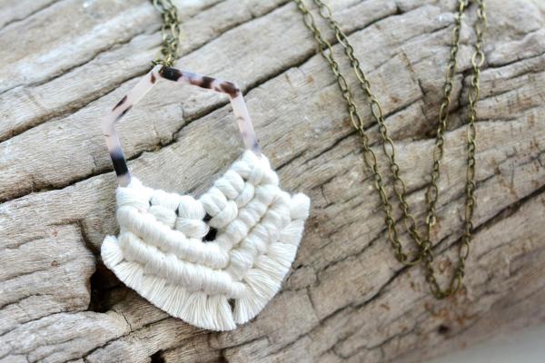 Macrame Pendant Necklace picture