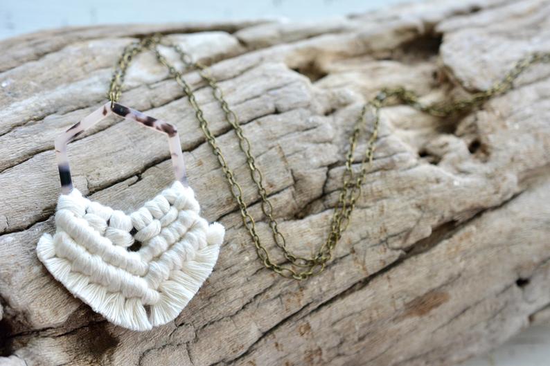 Macrame Pendant Necklace picture