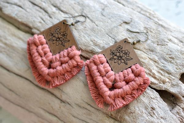 Cinnamon Floral Macrame Earrings picture