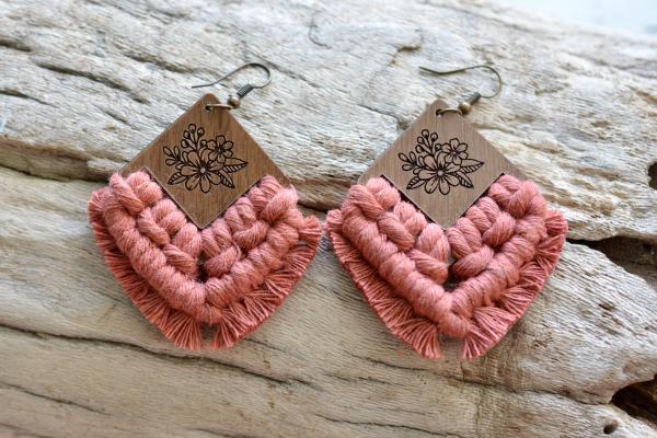 Cinnamon Floral Macrame Earrings picture