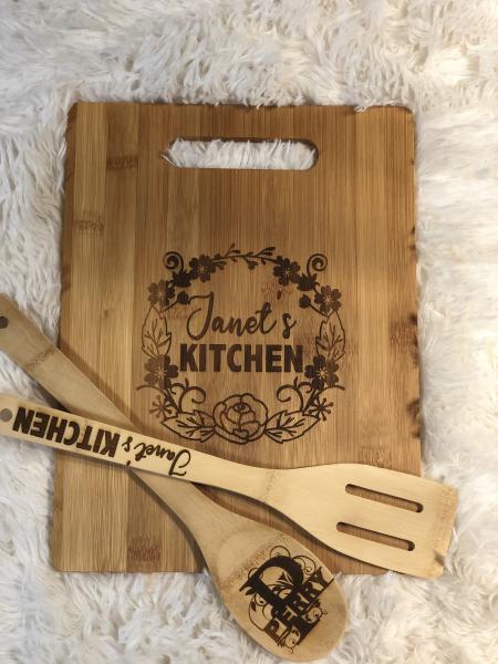 Engrave Bamboo Cutting board & 2 wooden spoons