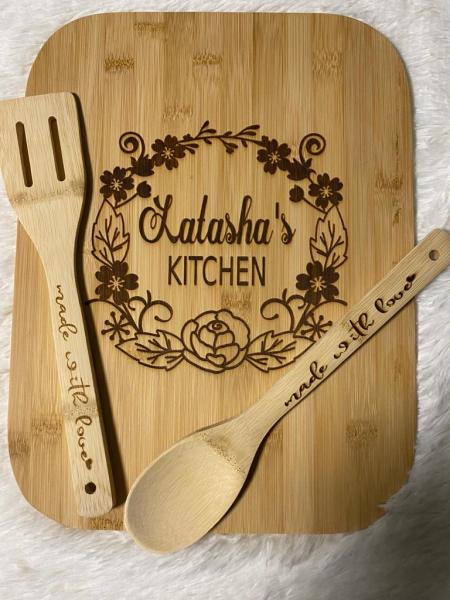 Engrave Bamboo Cutting board & 2 wooden spoons picture