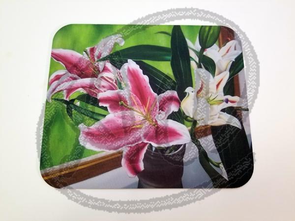 Star gazer lily mouse pad