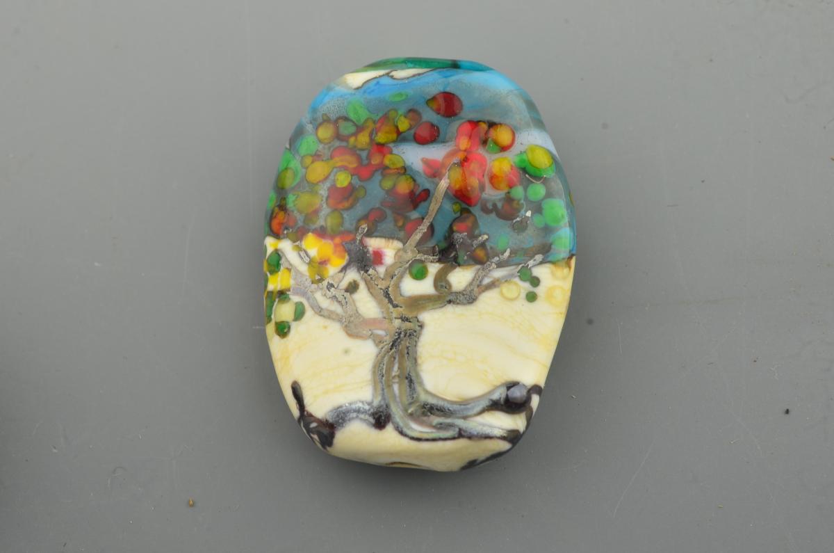autumn tree pendant picture