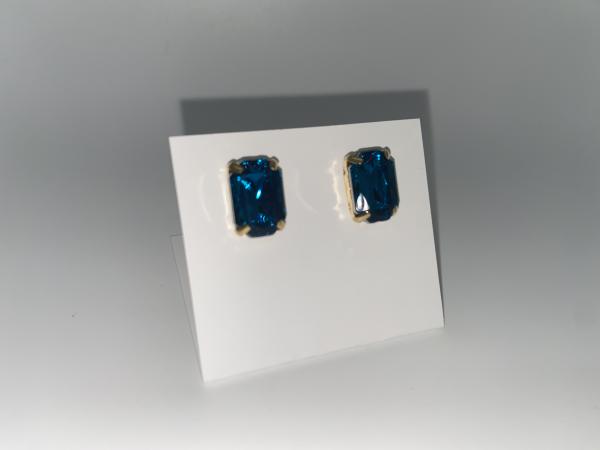 Shiny Stud Earrings picture