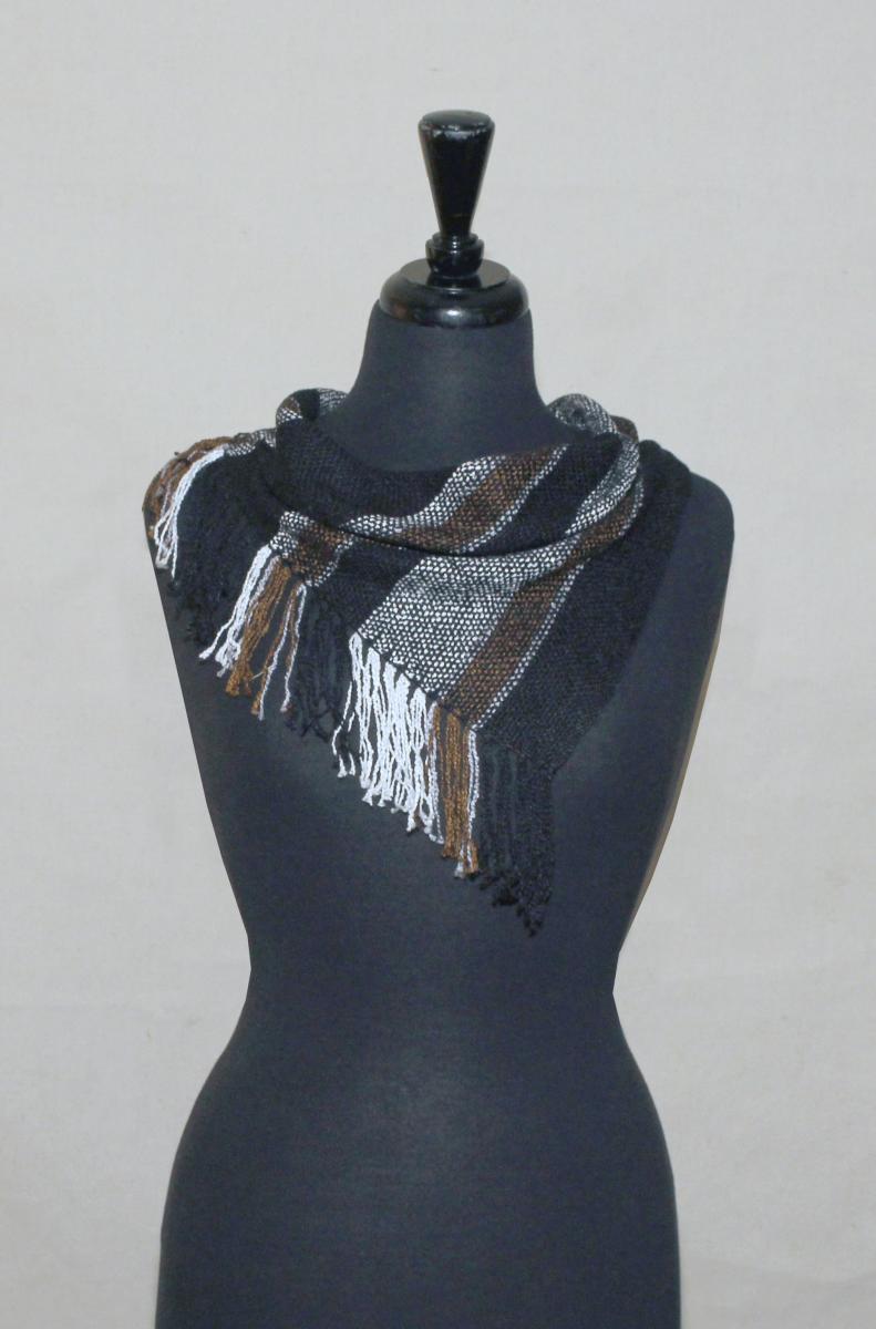 tri angle scarf picture