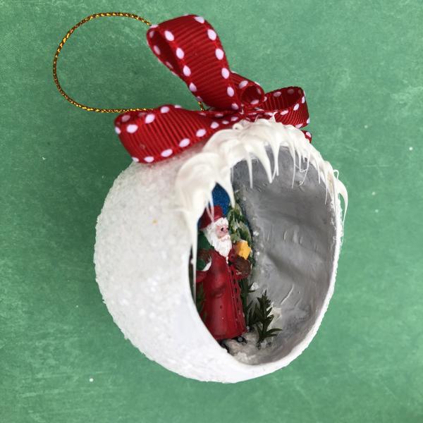 Santa Snowball diorama picture