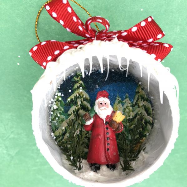 Santa Snowball diorama picture