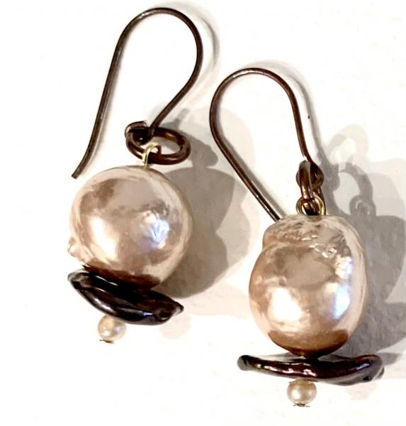 Champagne Pearl Earrings picture