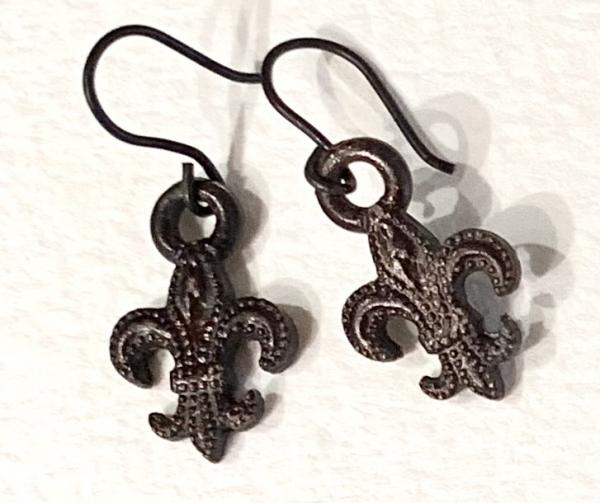 Fleur d'lis Earrings picture