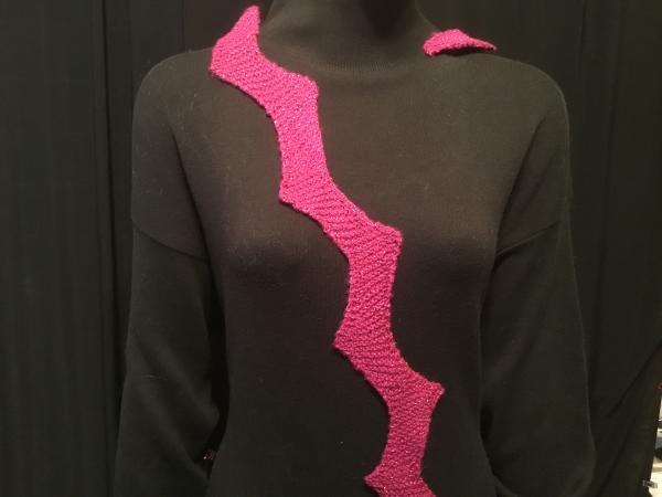 Knitted glitzy fushia scarf picture