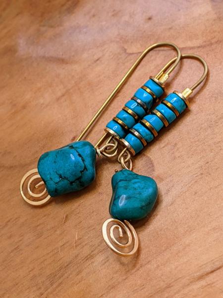 Long Turquoise Pebbles | Gold picture