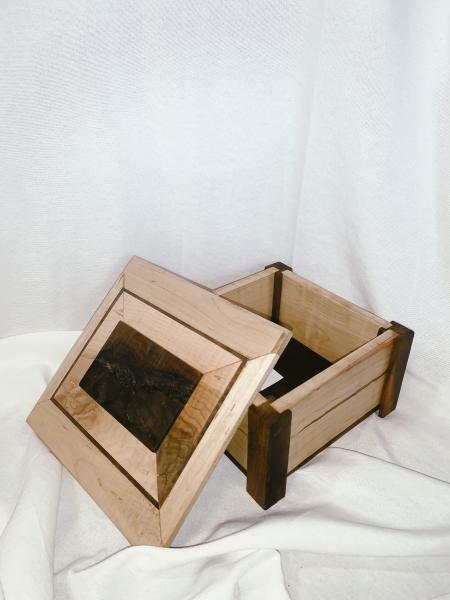 Square Footed Box picture