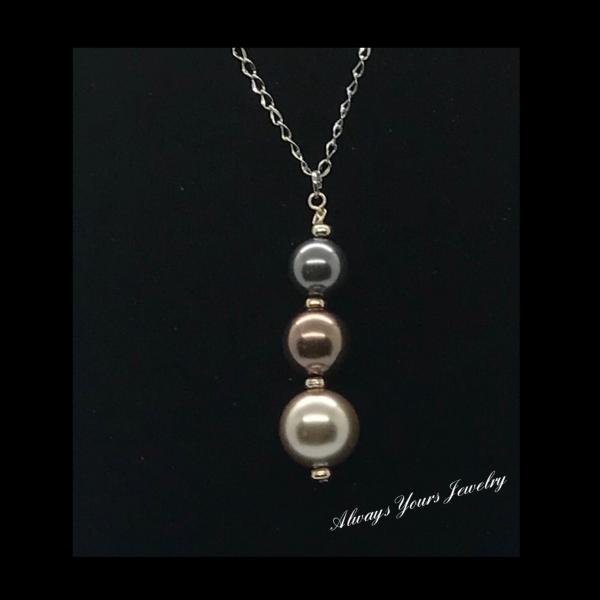 Stacked Swarvoski Pearls Necklace picture