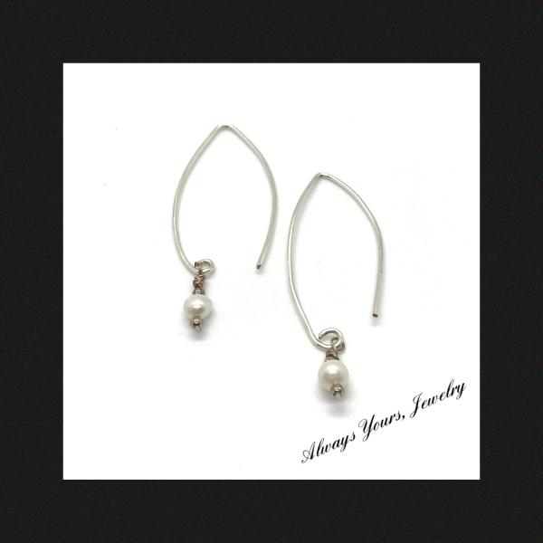 Freshwater Pearls Drop Earrings picture