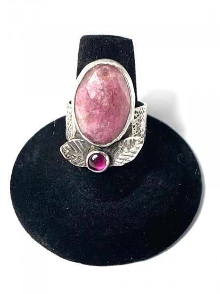 Pink sapphire ring picture