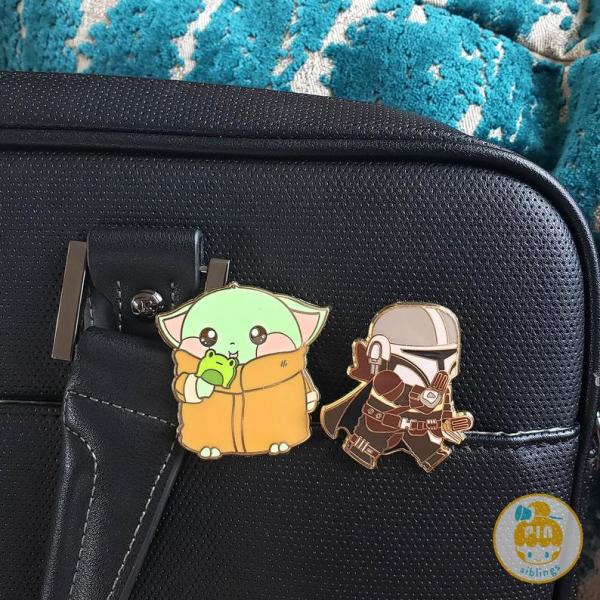 Baby Yoda x Mandalorian Pin picture