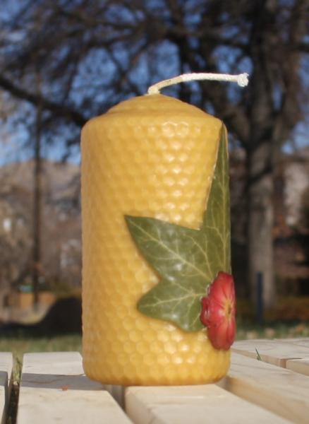 Beeswax candle with pressed flowers short pillar picture