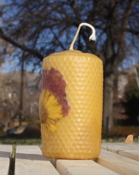 Beeswax candle with pressed flowers short pillar picture