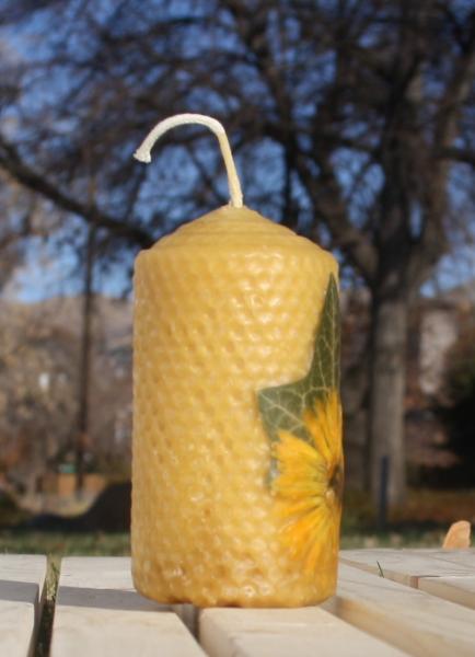 Beeswax candle with pressed flowers short pillar picture