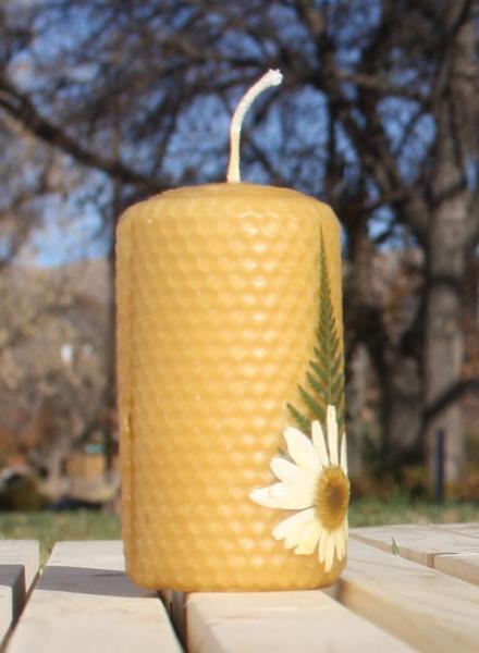 Beeswax candle with pressed flowers short pillar picture