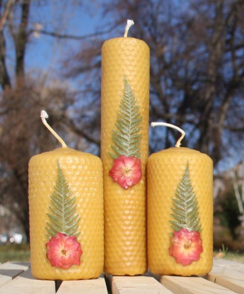 Beeswax candle with pressed flowers set of 3