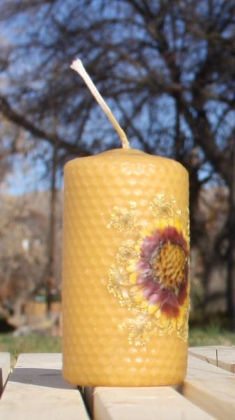 Beeswax candle with pressed flowers short pillar picture