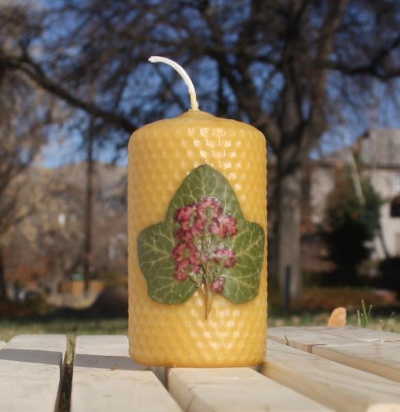 Beeswax candle with pressed flowers short pillar picture