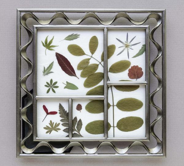 Mix Leaves in Metal Frame - B