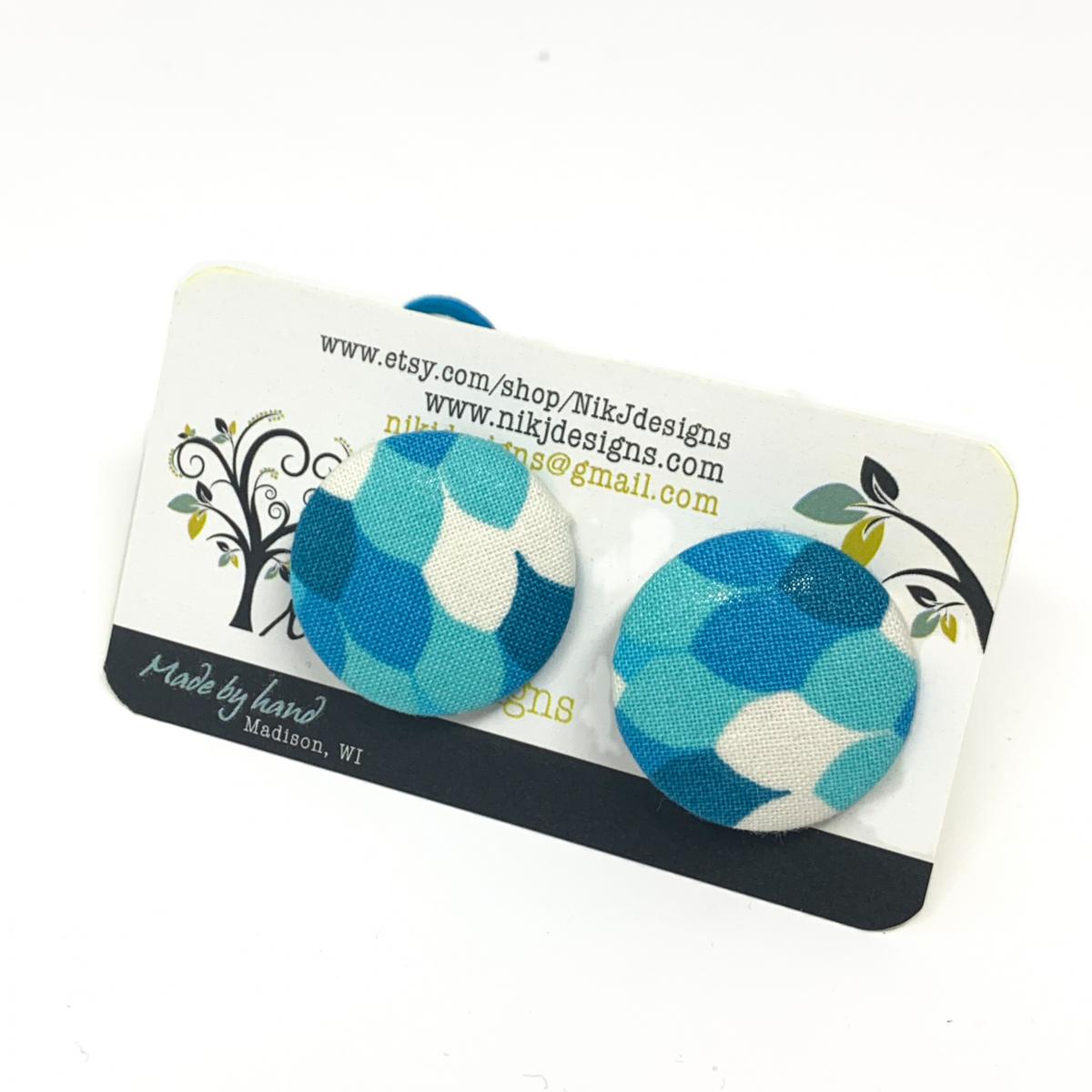 Cover Button Ponytails picture