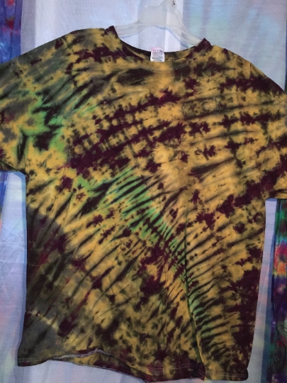 Diagonal Stripe Tie Dyed Short Sleeve Shirt - Maroon and Golden Yellow - Mens 2XL (50 - 52) Fruit of the Loom 100 % Cotton. #276 picture