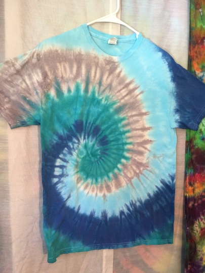 Tie Dye Breaking Waves - Tie Dyed T Shirt - Mens M (38-40) Fruit of the Loom - 100% Cotton Shirt - Short Sleeve #311 picture