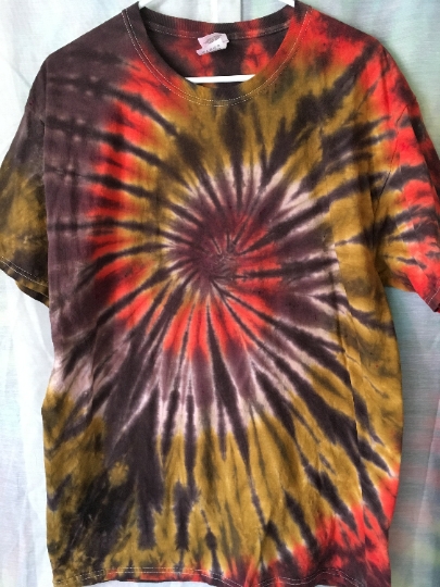 Warm Golden Tone Classic Spiral Tie Dyed Short Sleeve T Shirt - Mens L (42-44) Fruit of the Loom #209