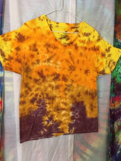 Tie Dye - Tie Dyed T Shirt - Mens L (42-44) Haines Comfort Soft - V Neck - 100% Cotton Short Sleeve Shirt