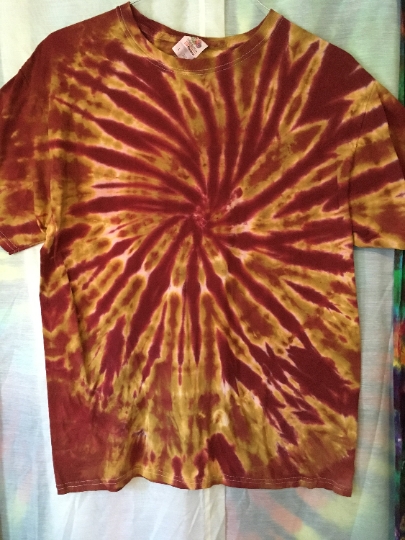 Tie Dyed Short Sleeved Mens 100% Cotton - L (42-44) Spiral Scarlet and Gold - Fruit of the Loom. #182 picture