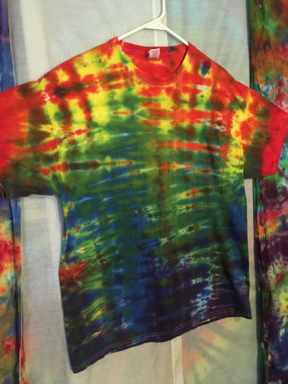 Tie Dyed Rainbow Ripple Short Sleeve 100% Cotton Mens L (42-44) Fruit of the Loom Shirt #300 picture