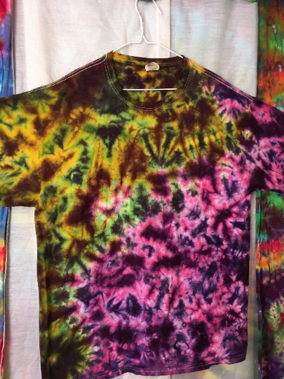 Tie Dye - Tie Dyed T Shirt - Tie Dye Comfort Colors - Mens XL (46-48) Fruit of the Loom 100% Cotton Short Sleeve Shirt. #327