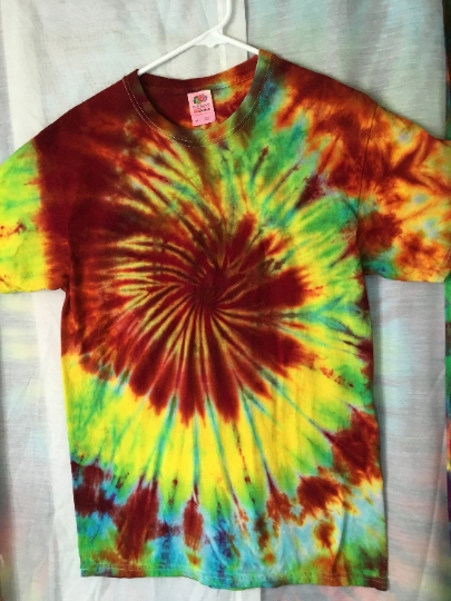 Spiral Tie Dye Rust and Yellow - Mens M (38-40) Fruit of the Loom Short Sleeve. #210