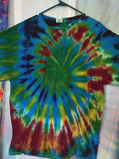 Spiral Blue and Green Tie Dye Short Sleeve 100% Cotton Mens 2XL (50-52) Fruit of the Loom Shirt. #277