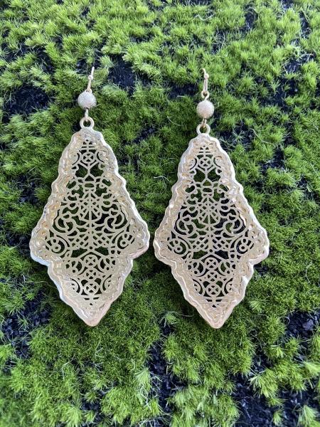 Filigree Tear drop picture