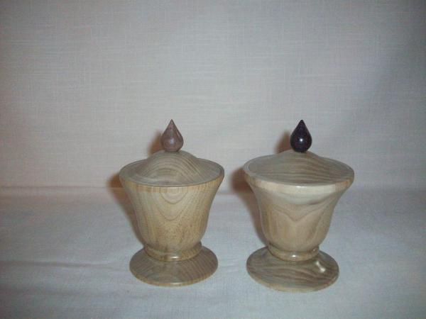 butternut/walnut pedestal boxes picture