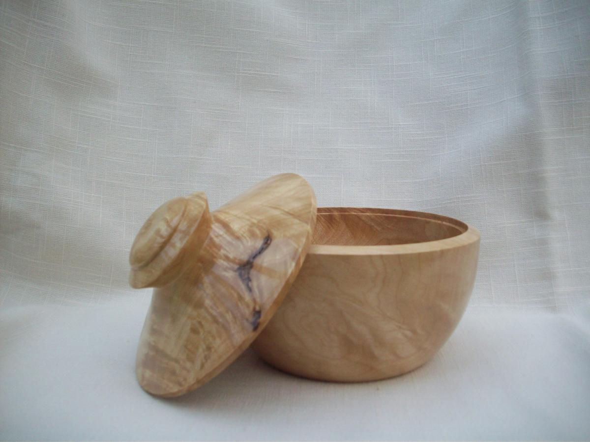 lidded bowl - maple picture