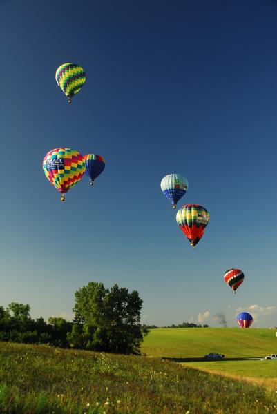 'Indianola Balloon Classic' - matted print picture