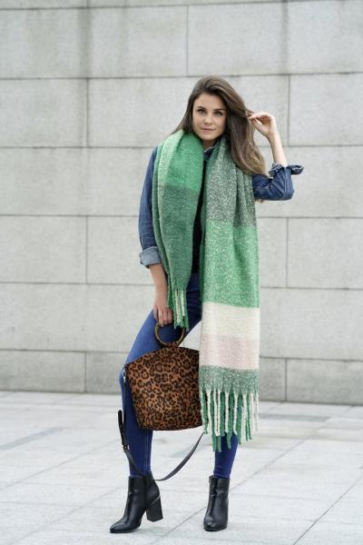 Green & Blush Scarf picture