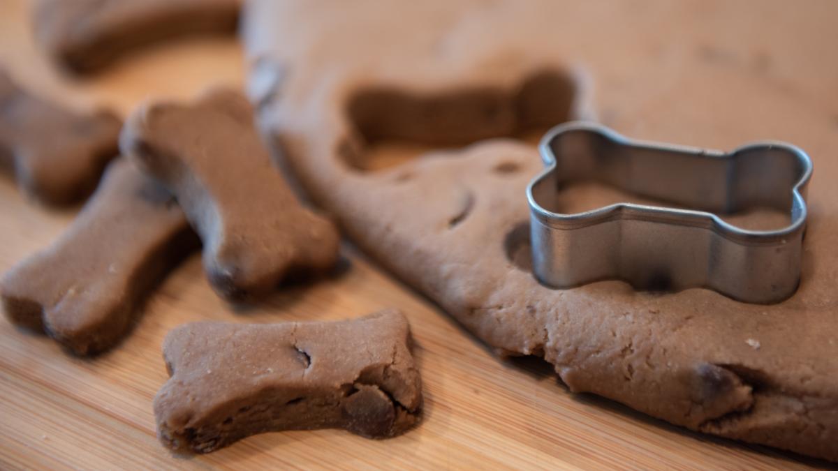 Carob Peanut Butter Bones picture