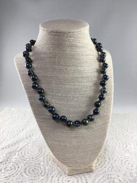 Peacock Freshwater Pearl Necklace picture